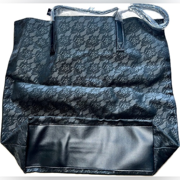 Brand New Victoria’s Secret Black all over Lace Tote Bag Excellent Condition! - Picture 3 of 4
